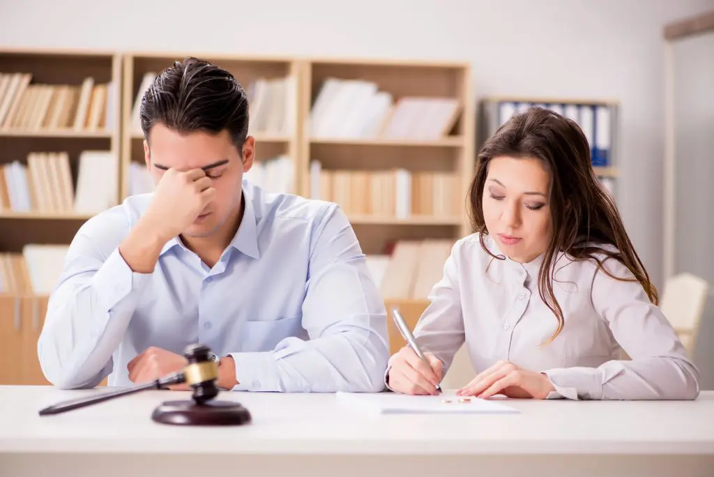What Temporary Orders Can a Judge Make During a Contested Divorce in New Mexico?